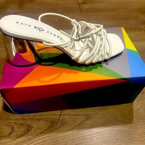 White Sandals// Katy Perry